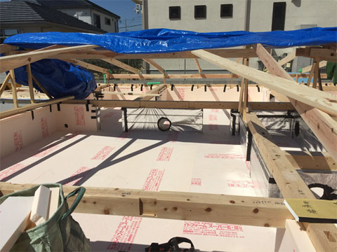 ブルーシートで養生