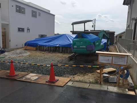 ブルーシートで養生