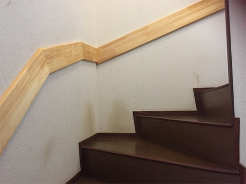 手すりの下地